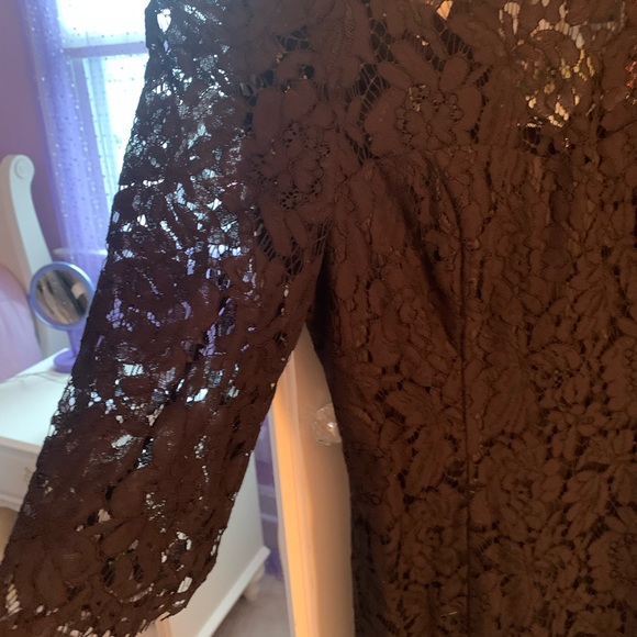 Lace dress - Picture 3 of 6